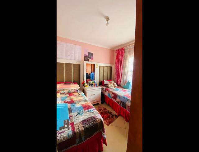 3 BEDROOM HOUSE FOR SALE IN BEVERLY HILLS